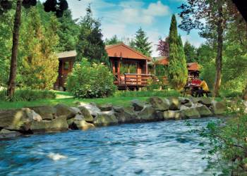 Riverside Log Cabins